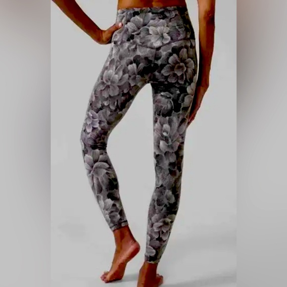 Athleta Elation Textured Tight Chakra Floral Black Seasalt Gray Size XS - Picture 1 of 10